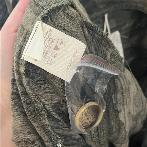 Camouflage Button-Up Women's Coat - Picture 4 of 5